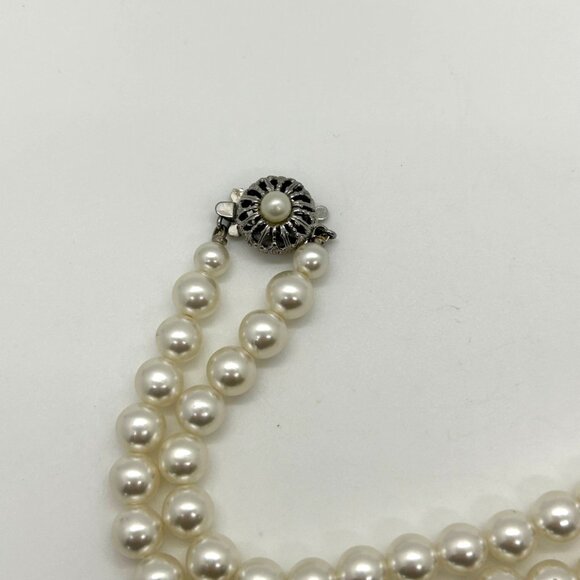 Vintage Sarah Coventry Faux Pearl Necklace, Floral Box ClaspTimeless 1960s - Picture 3 of 16